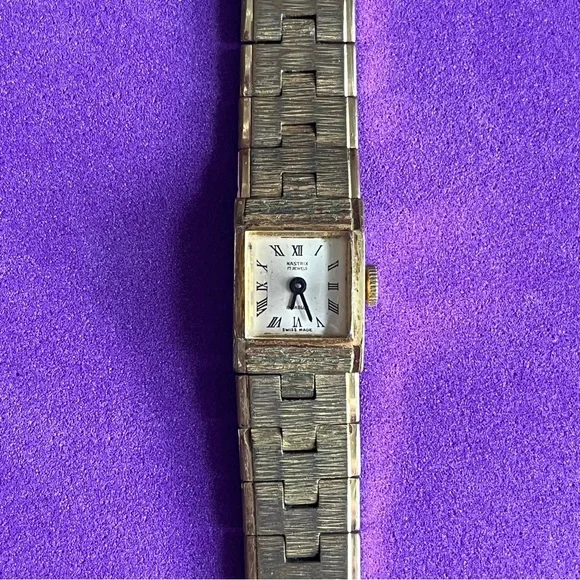 Nestrix MCM Textured Gold Tone Swiss 17 Jewel Incabloc Tank Watch Nestrix MCM Textured Gold Tone Swiss 17 Jewel Incabloc Tank  main image 3